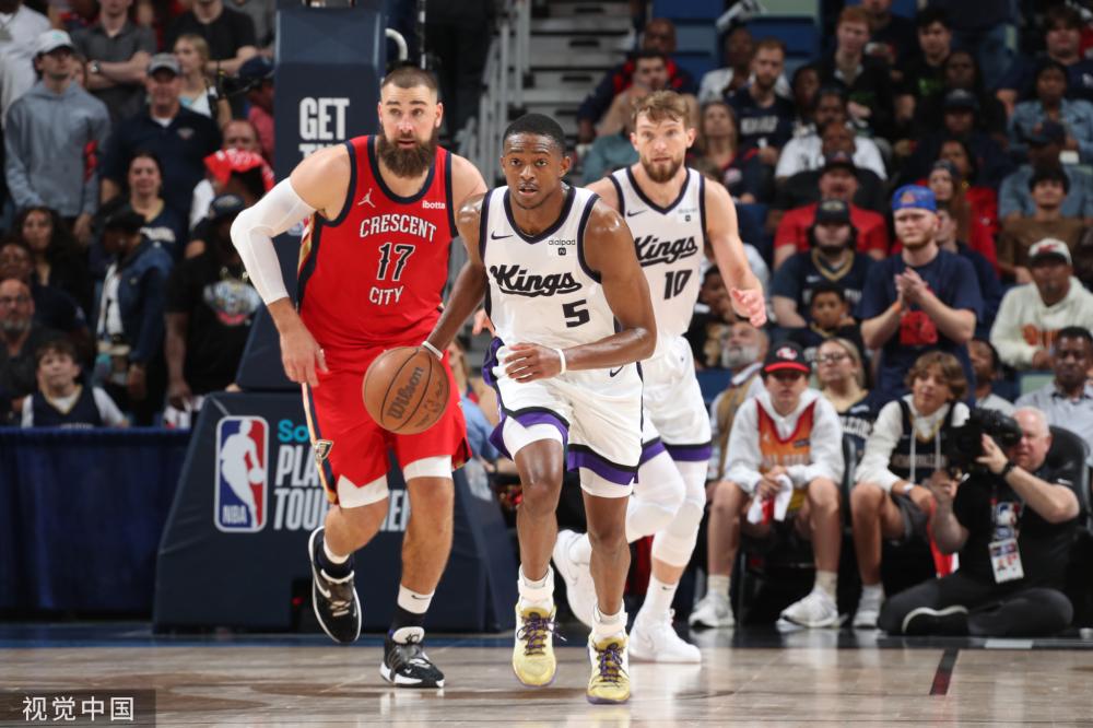 府及当地居 府及当地居