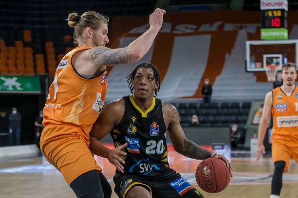 迫出战更长 迫出战更长