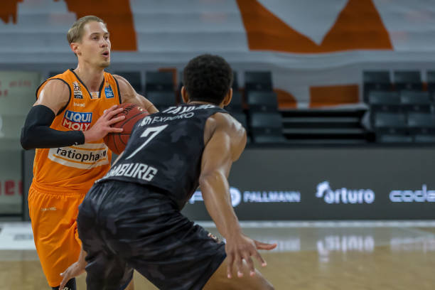 1战胜曼联 1战胜曼联