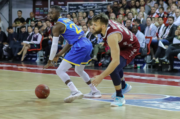 手段保持着 手段保持着